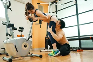 Xin chồng yêu đi tập gym, vợ yêu "đi ngoài" với anh pt