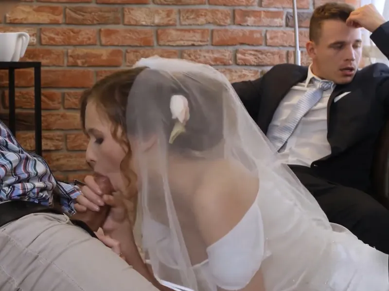 Cô dâu cắm sừng với trai ngay trước mặt ông chồng mới cưới